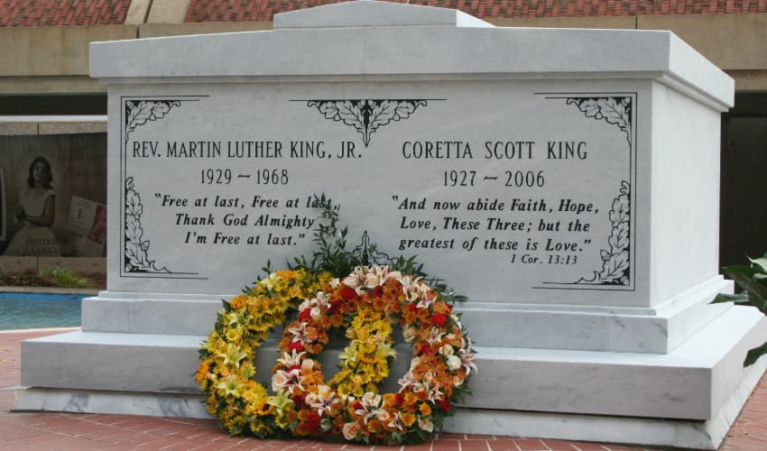 the crypt containing Martin Luther King Jr. and Coretta King in Atlanta, Georgia